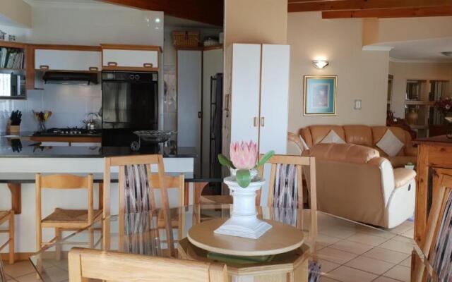 Blue Water Bay Holiday House