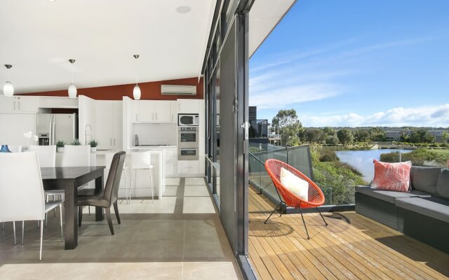 Fabulous Home With Swimming Pool