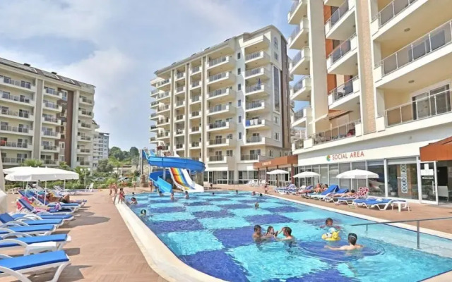 Marvelous Resort With Shared Pool in Alanya