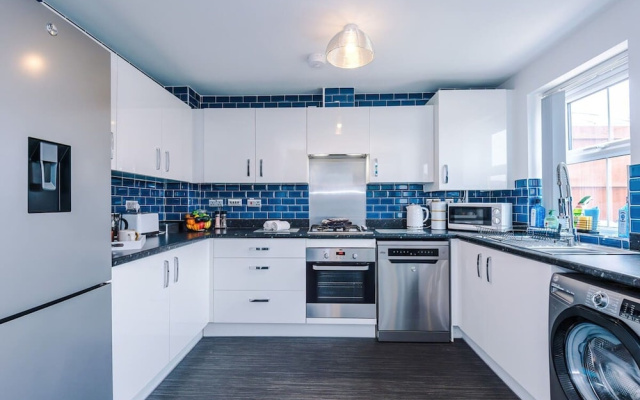 Ideal for Business Long-term Guests Free Parking