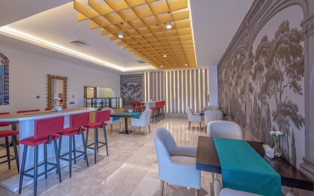 Roma Beach Resort & Spa