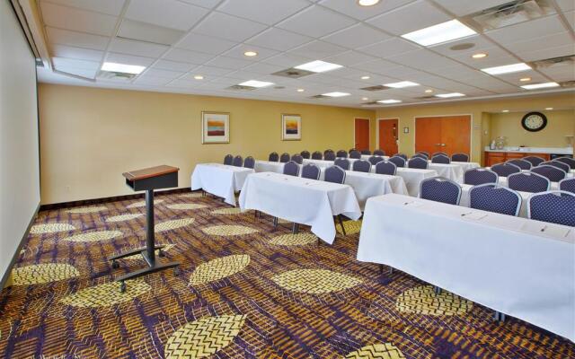 Hampton Inn Commerce Novi