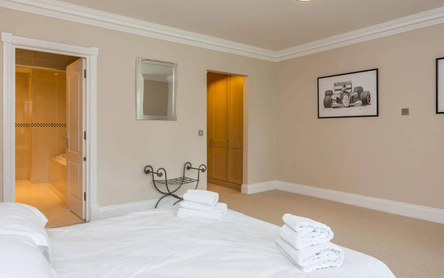 Quay Holidays - Canford Cliffs