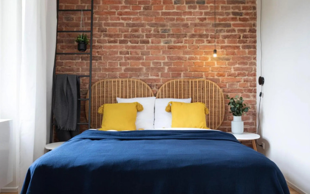 TurnKey Balcony Studio