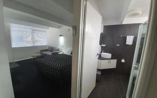 Charles Sturt Motor Inn