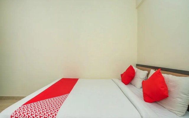 Oyo 28119 Omkar Global Inn
