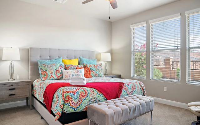 Sunshine Serendipity 4 Bedroom Apts by RedAwning