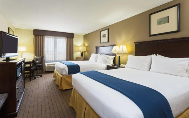 Holiday Inn Express and Suites Moultrie by IHG