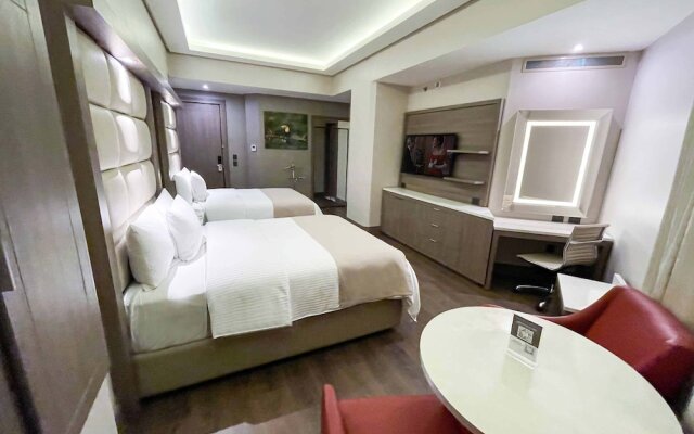 Safi Royal Luxury Metropolitan