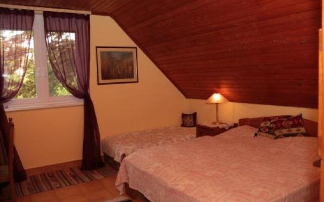 Bacchus Guesthouse