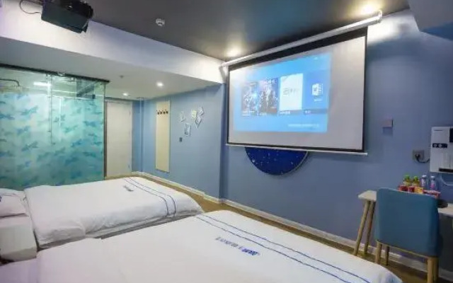 Blue Whale Hotel
