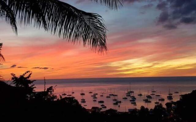 Gîtes Les Lodges des hauts de Deshaies bungalow Grenadine
