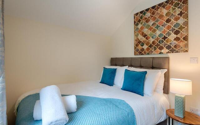 The Old Bakery - TV in Every Bedroom!
