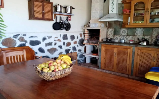 Casa Rosales with Pool & Wifi
