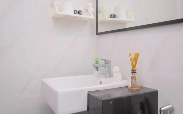 Modern Studio At Ciputra World 2 Apartment