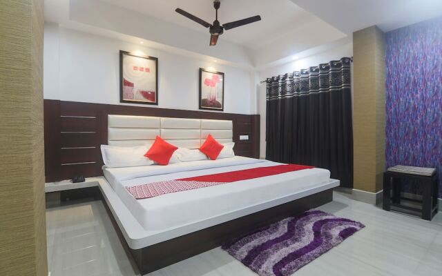 Oyo 23403 Hotel Rashmi