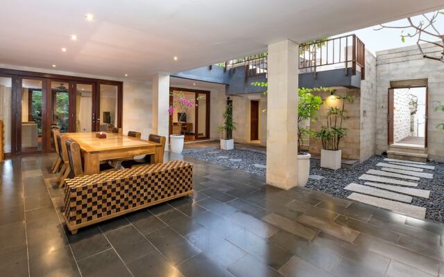 Charming Oceanfront 3 Br Villa in Seminyak