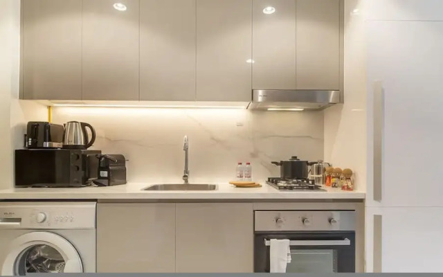 Elegant Studio w Balcony View Near Downtown Dubai