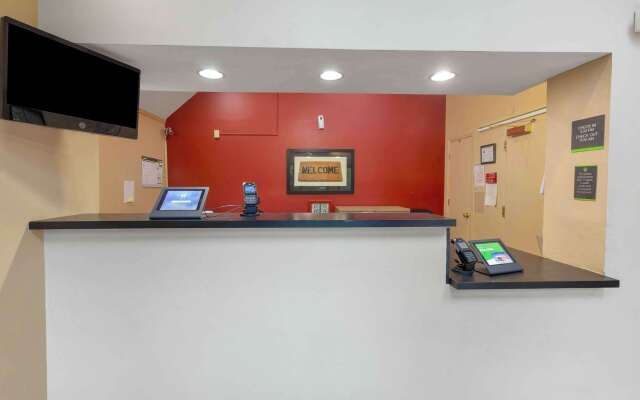 Suburban Studios Cary – RDU Airport