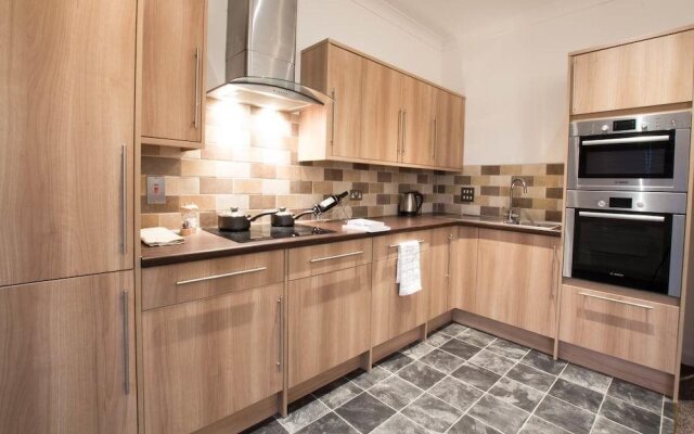 Oaklands House Serviced Apartments