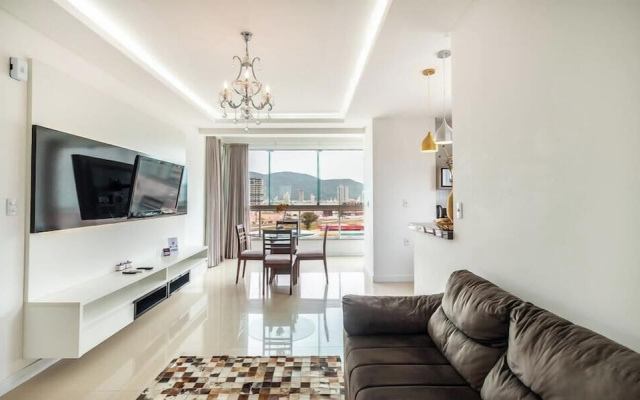 2BR Apt With BBQ in Meia Praia Mlo0601