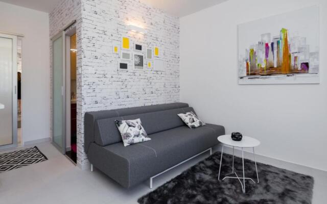 Old City Luxury Apartment Iris