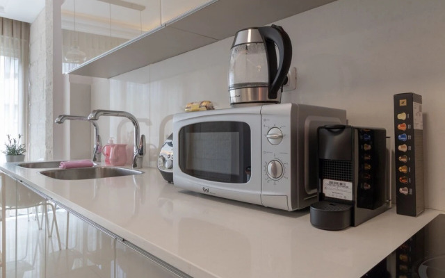 Full Option 9 People Central Location
