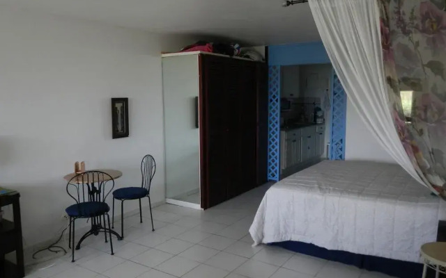 Studio 03 vue mer Orient Bay