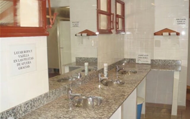 Camping y Hostal El Ovejero
