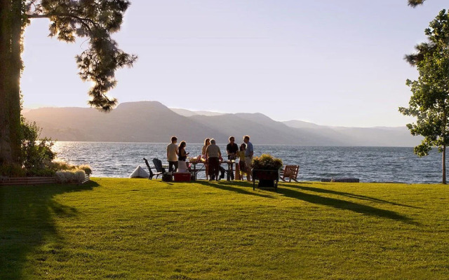 Sandy Beach Lodge