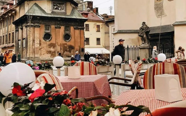 V.I.P.Apartmens Rynok Sqr.19