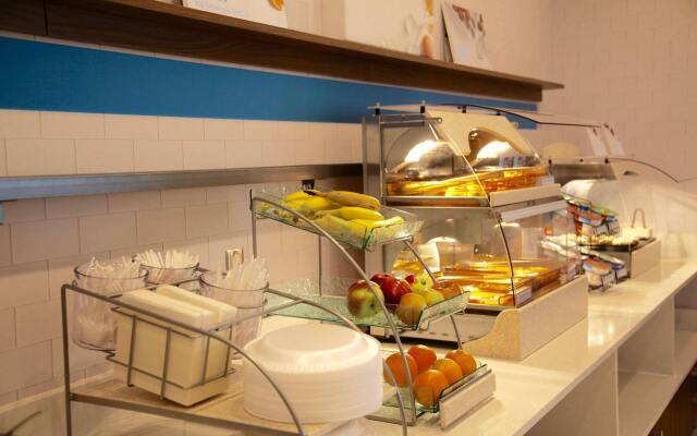 Holiday Inn Express & Suites Oswego by IHG