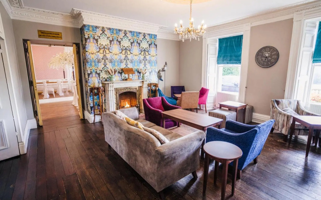 Court Colman Manor