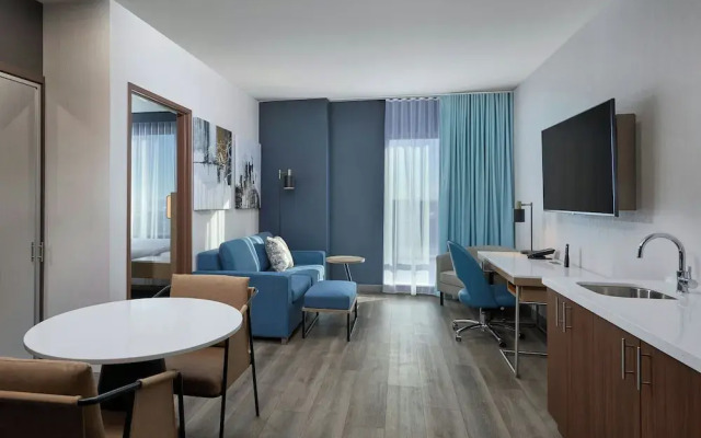 Courtyard by Marriott Denver Downtown Stadium Area