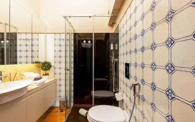 Charming Apartment in Porto's Heart