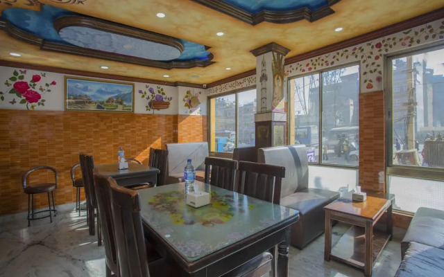 OYO 267 Hotel Tanahun Vyas