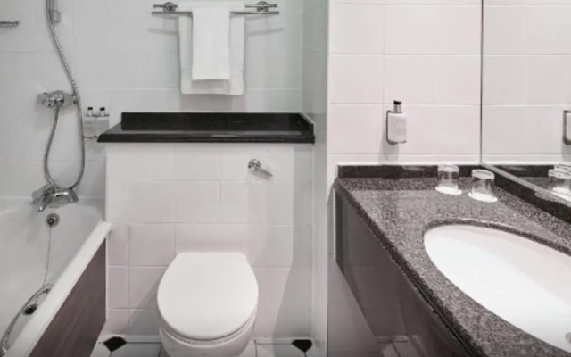 Leonardo Hotel East Midlands Airport