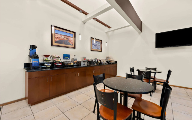 Best Western Topaz Lake Inn