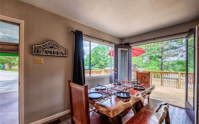 Texas Trio Cabin, 3 Bedrooms, Hot Tub, Fireplace, Sleeps 6