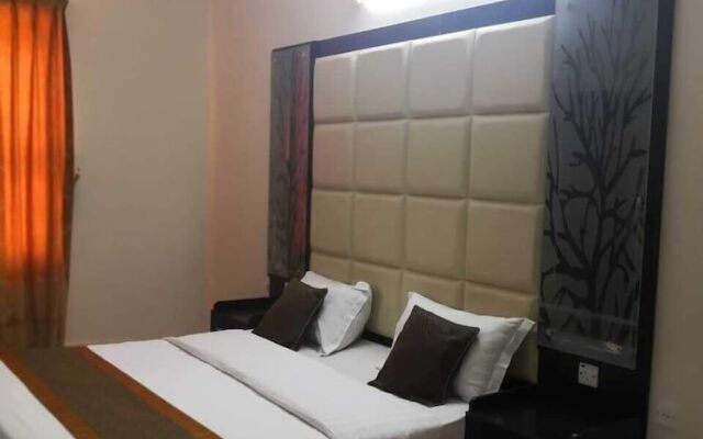 Oyo 496 Rose Abha