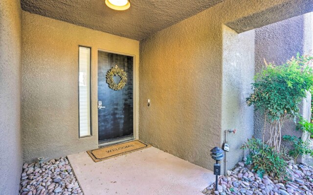 Quiet Palm Desert Condo: Workspace & Pool Access!