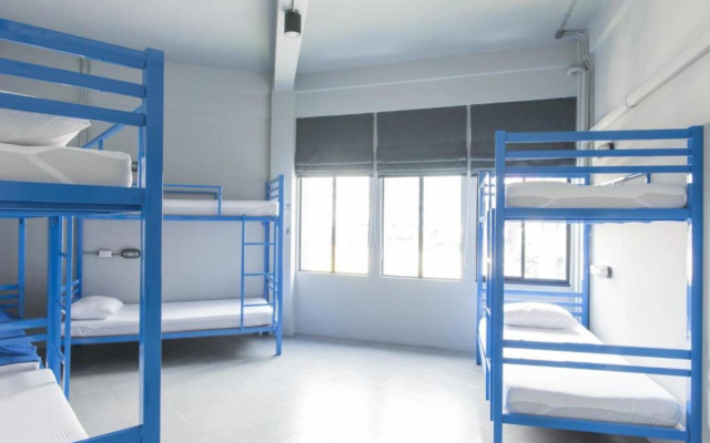 Loftel Station Hostel – Guest Rooms – Bangkok