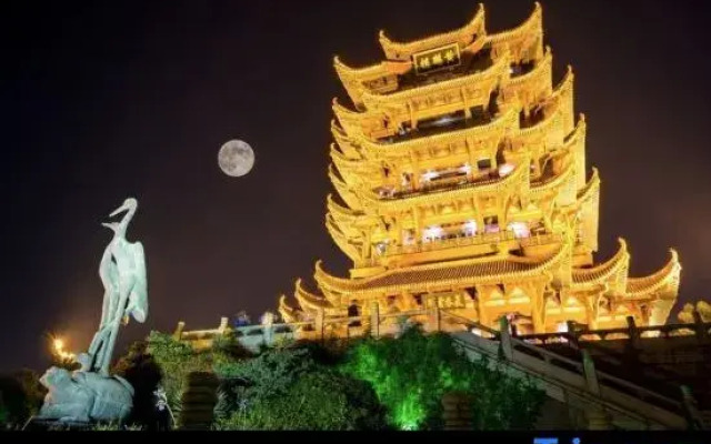 Wuhan Qixin Hotel Apartment (Xudong Wangjiadun Metro)