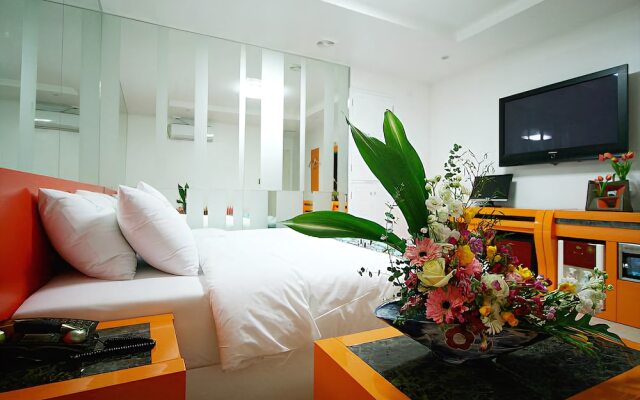 Cleopatra Hotel