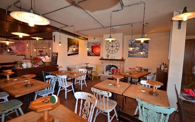 Mastro Titta Pizza Eat & Sleep