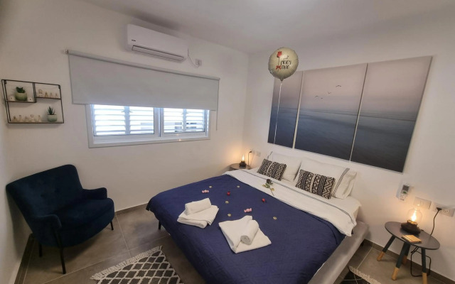 Beautiful 2-Bedroom Sea-View apartment