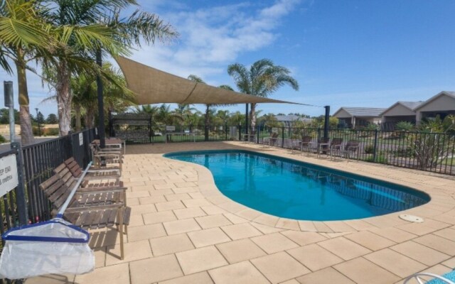 Wenneelys - 26/45 St Andrews Boulevard