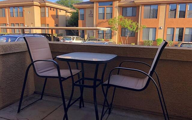 Uptown Simplicity - 3 Bedroom by Casago