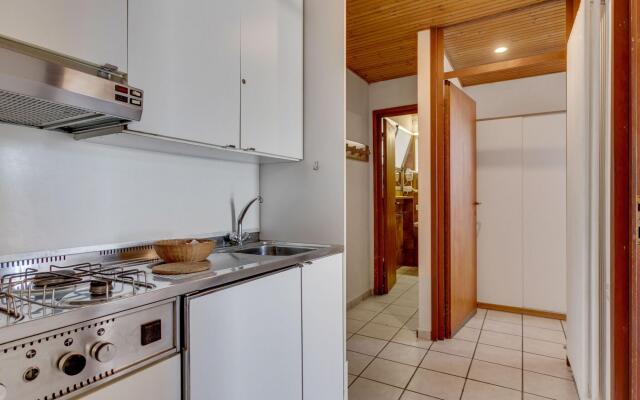 Spacious Apartment in Pognana Lario with Pool