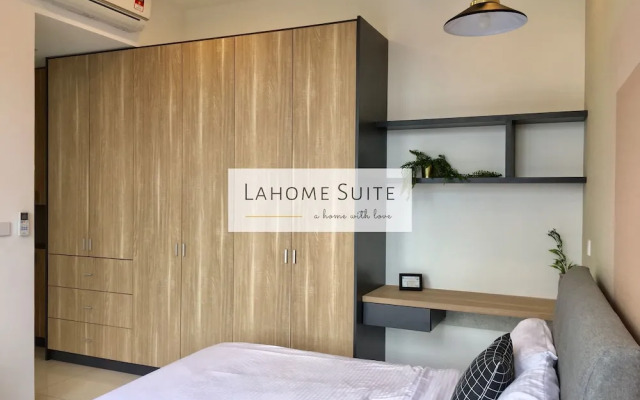 The Robertson KL By Lahome Suite